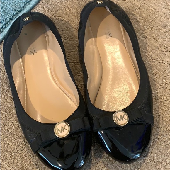 Micheal Kors Purse,matching wallet and 71/2 - Picture 12 of 15